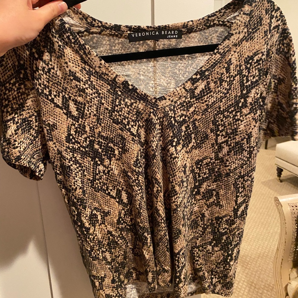 Veronica beard Casey snake V-neck tee